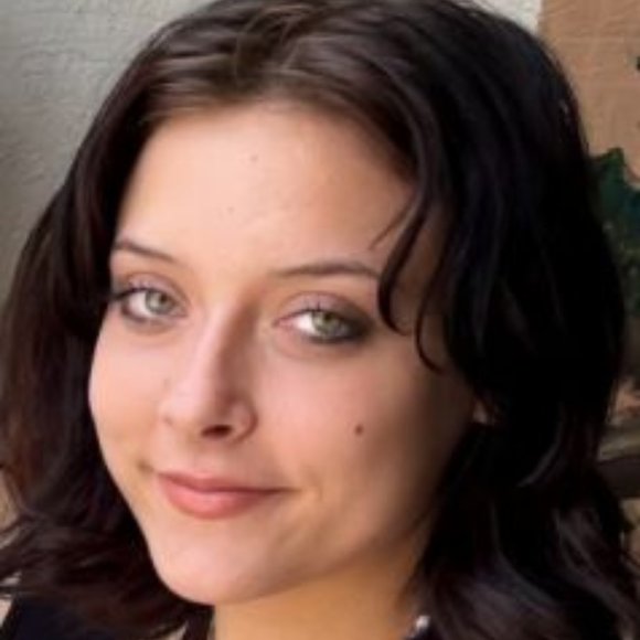 Meet your Posher, Leah - Picture 1 of 1